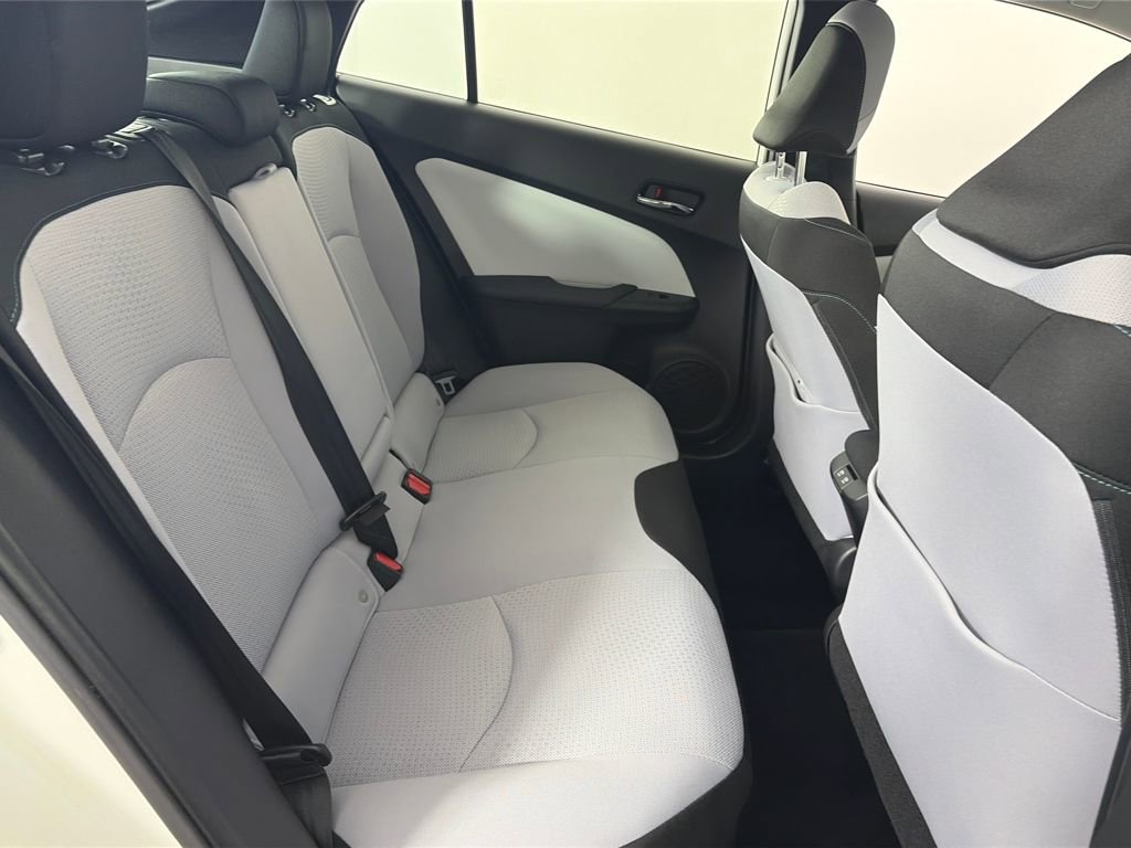 Used 2020 Toyota Prius LE w/ Carpet Mat Package image 27