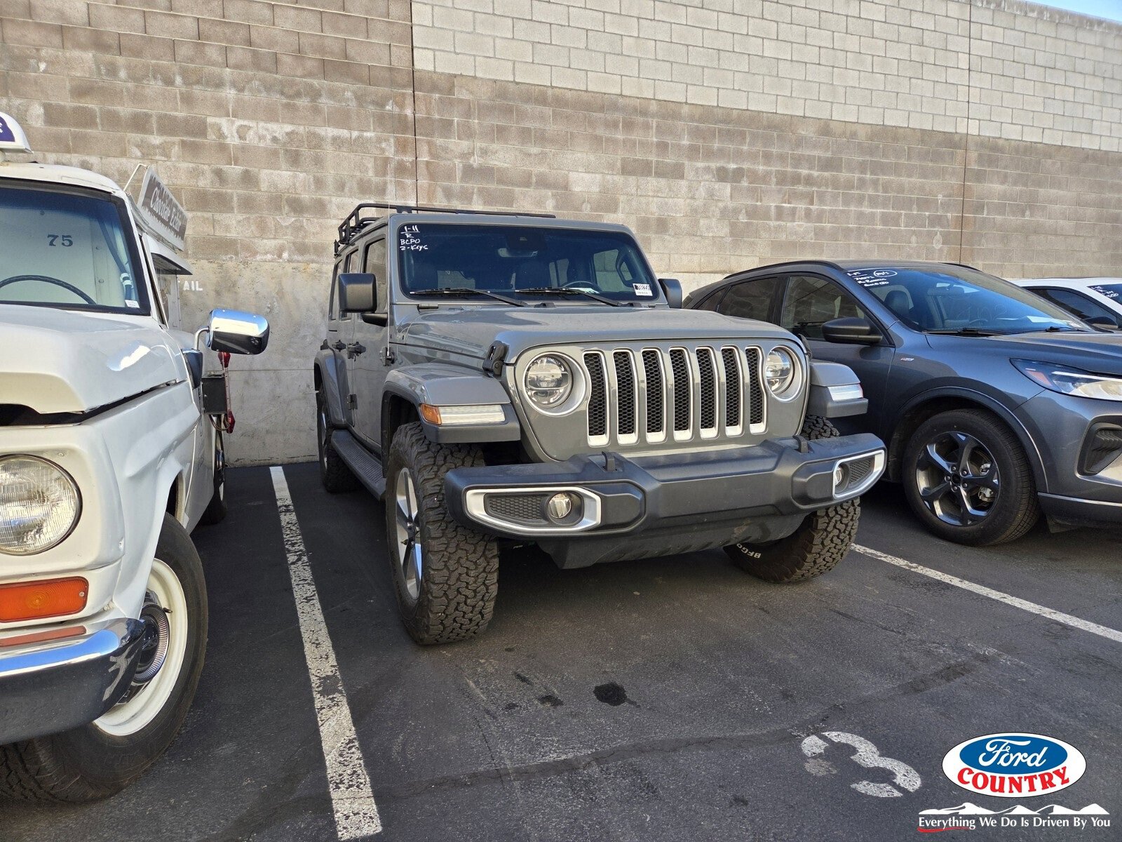 Used 2019 Jeep Wrangler Unlimited Sahara image 1
