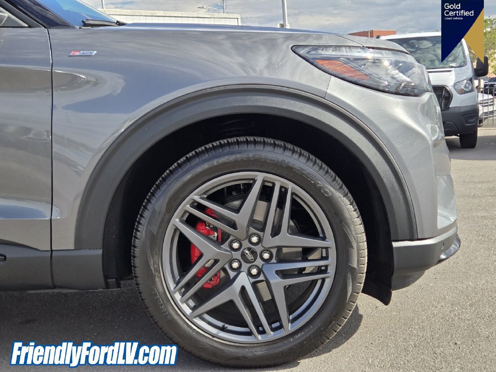 Certified 2025 Ford Explorer ST-Line w/ Premium Package RWD image 8