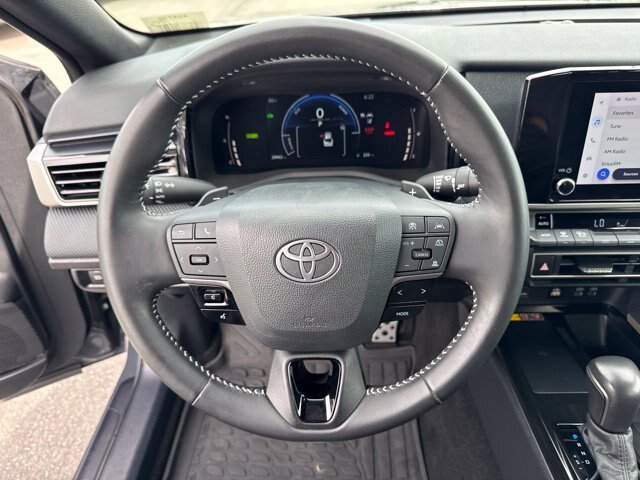 Used 2025 Toyota Camry SE FWD image 21