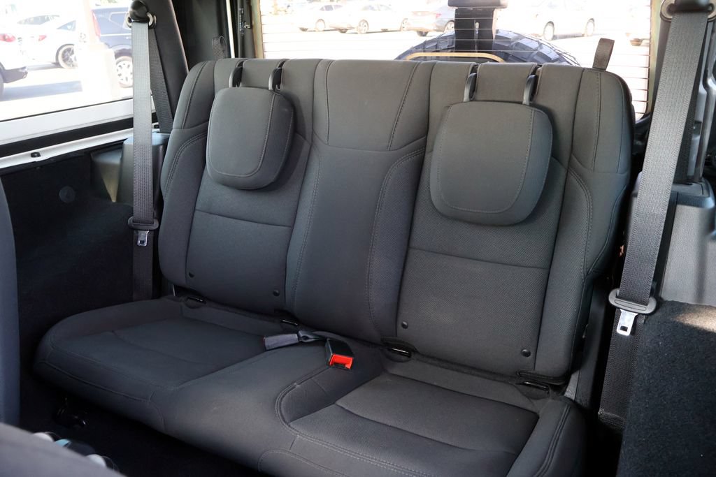 Used 2019 Jeep Wrangler Sport AWD/4WD image 27