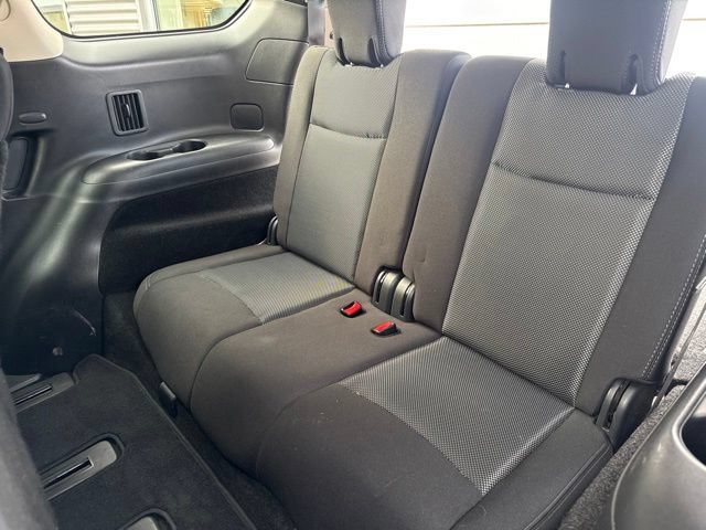 Used 2019 Nissan Pathfinder SV AWD/4WD image 38