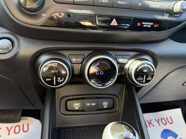 Used 2025 Hyundai Venue SEL image 25