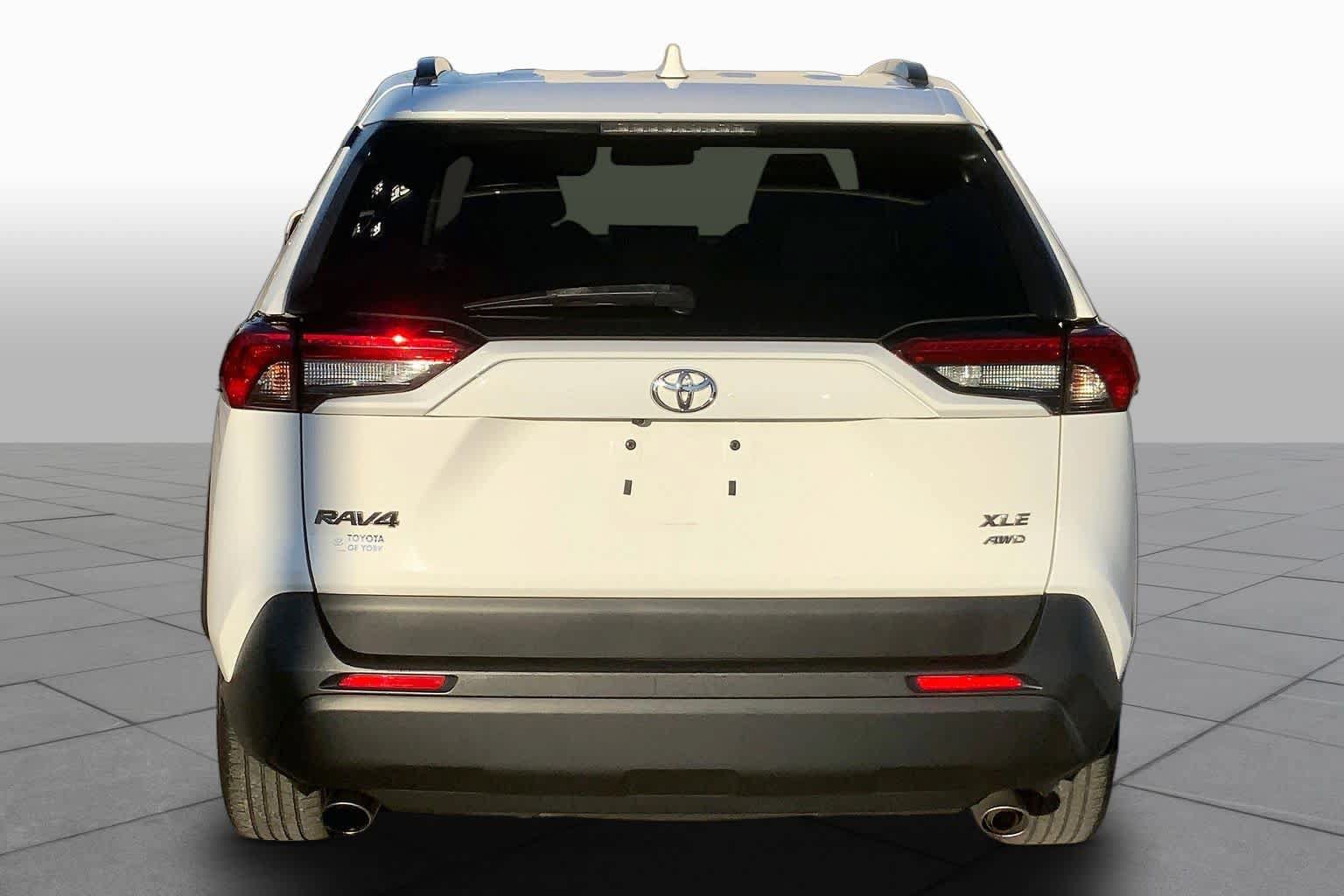 Used 2021 Toyota RAV4 XLE w/ Convenience Package AWD/4WD image 5