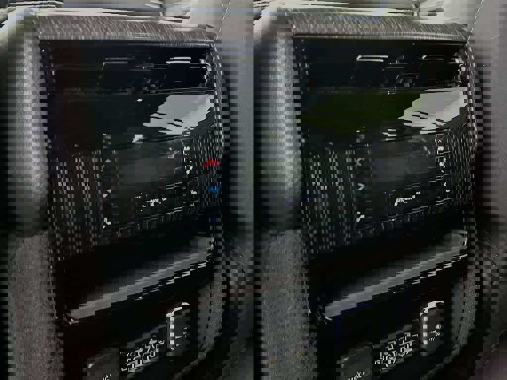 Used 2023 Jeep Wagoneer Series III w/ Preferred Equipment Group image 13