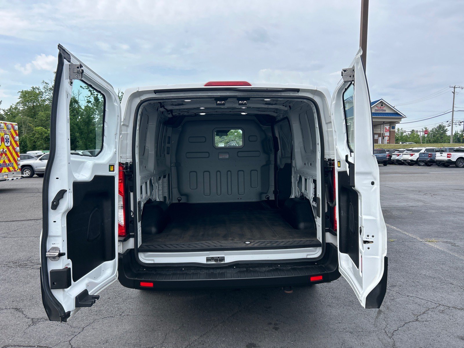 Certified 2020 Ford Transit 150 Low Roof RWD image 8