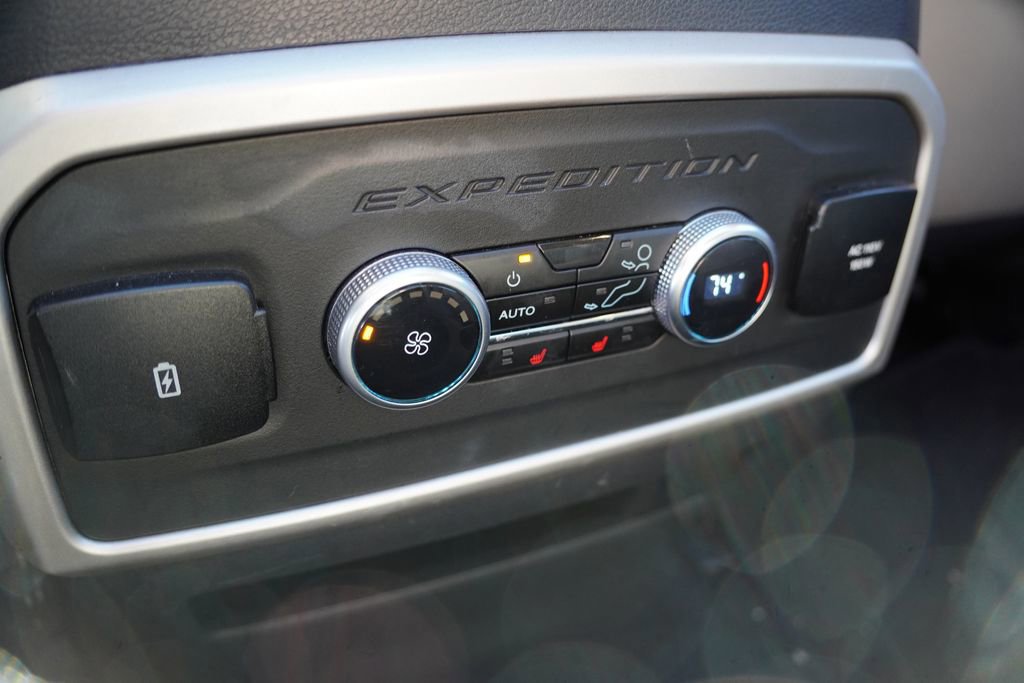 Certified 2024 Ford Expedition Limited image 4