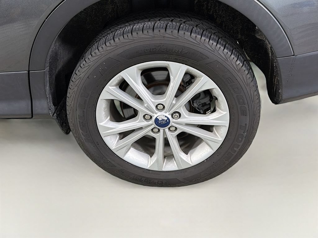 Certified 2019 Ford Escape SE FWD image 32