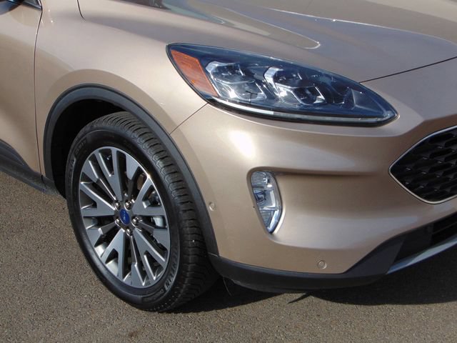 Certified 2020 Ford Escape Titanium AWD/4WD image 2