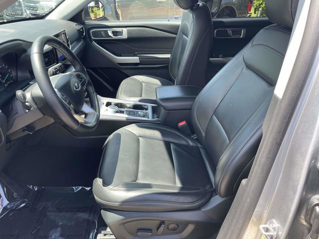 Certified 2023 Ford Explorer XLT w/ Equipment Group 202A AWD/4WD image 9