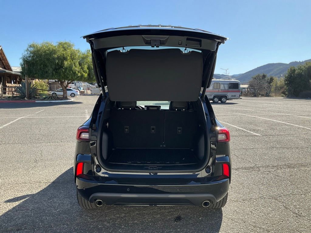 Certified 2024 Ford Escape ST-Line Elite w/ Premium Technology Package image 24