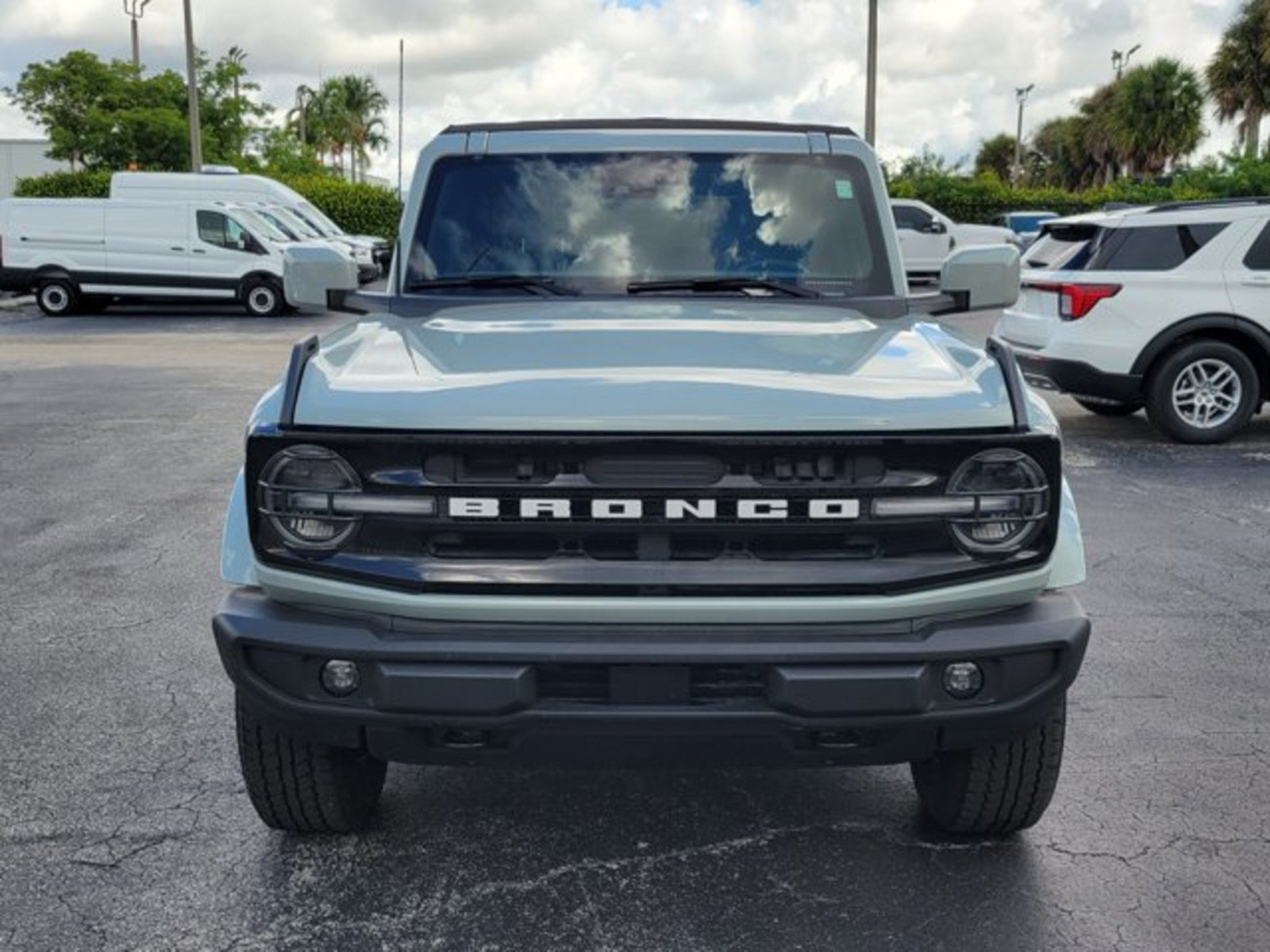 Certified 2023 Ford Bronco Outer Banks AWD/4WD image 2