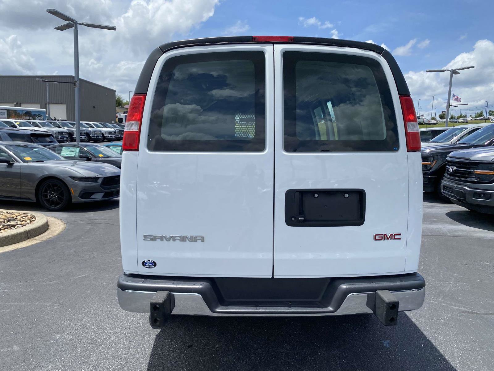 Used 2024 GMC Savana 2500 w/ Driver Convenience Package RWD image 6