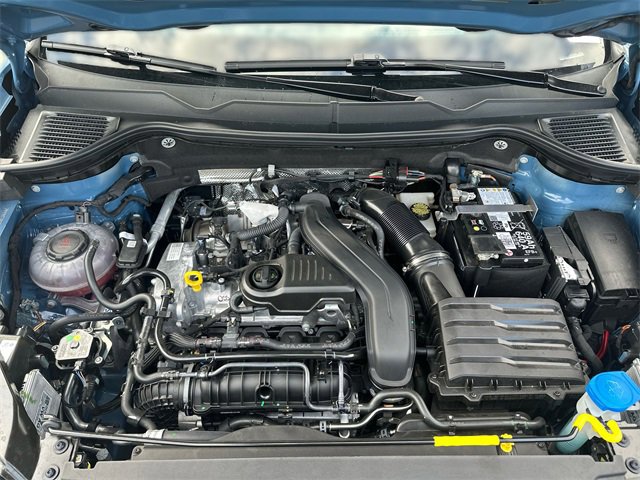 Used 2025 Volkswagen Taos SE image 28