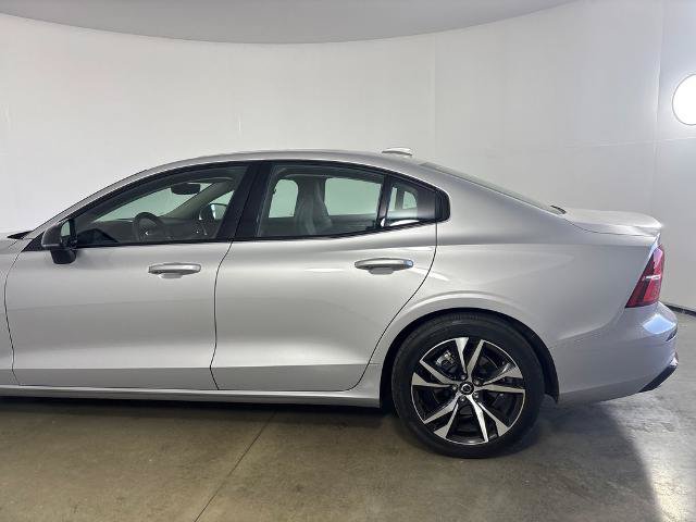 Used 2025 Volvo S60 B5 Core AWD/4WD image 8