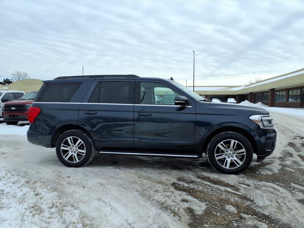 Certified 2022 Ford Expedition XLT image 6