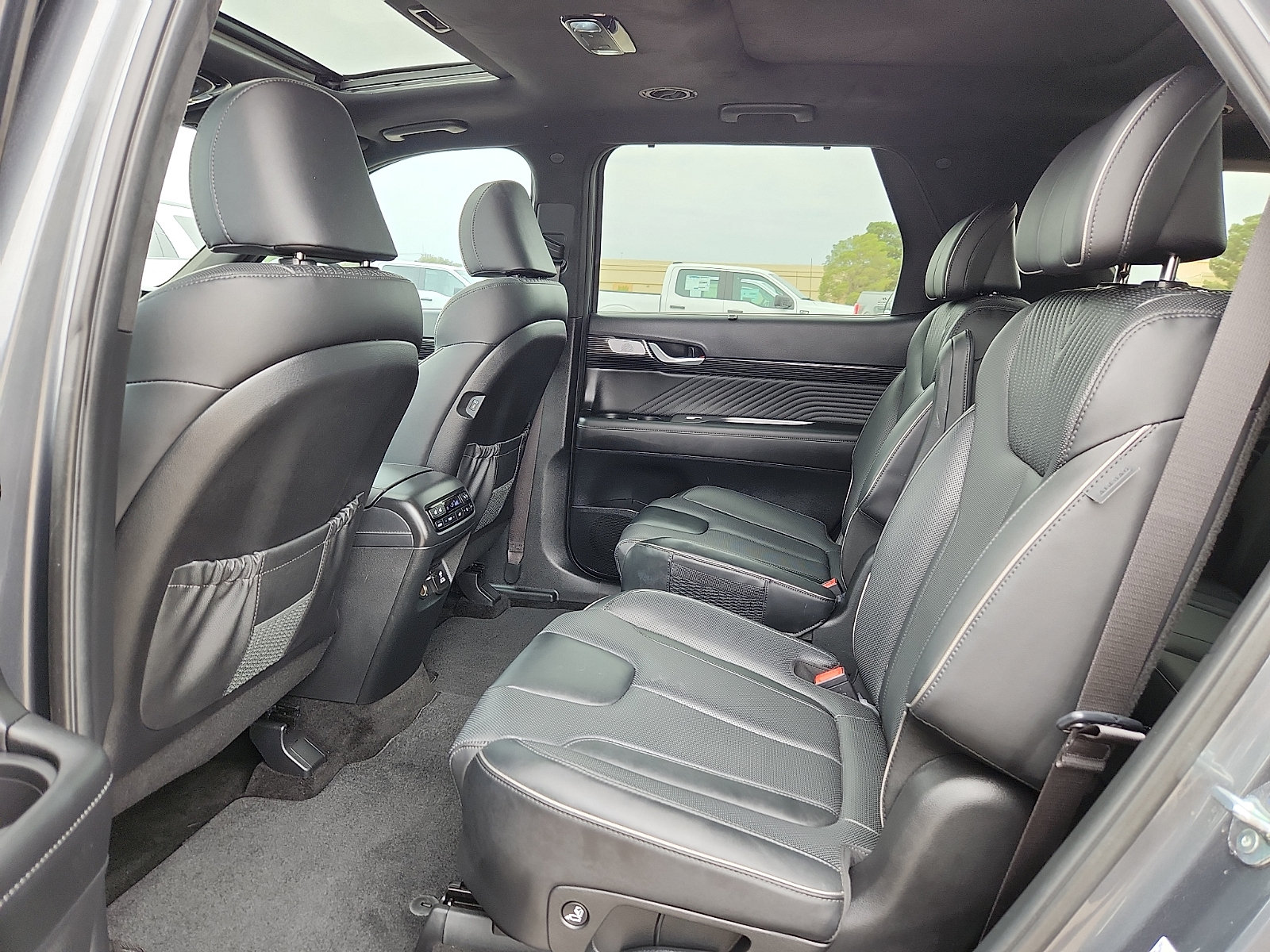 Used 2024 Hyundai Palisade Calligraphy FWD image 9