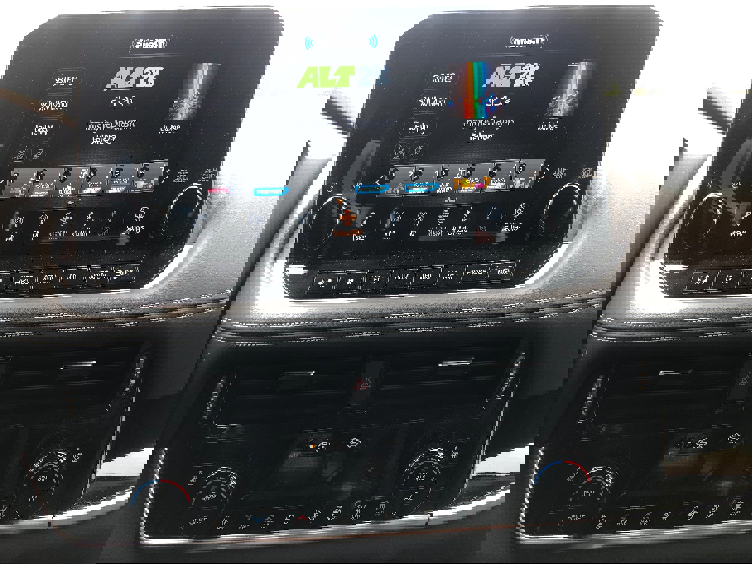 Used 2022 Nissan Rogue SL w/ SL Premium Package image 12