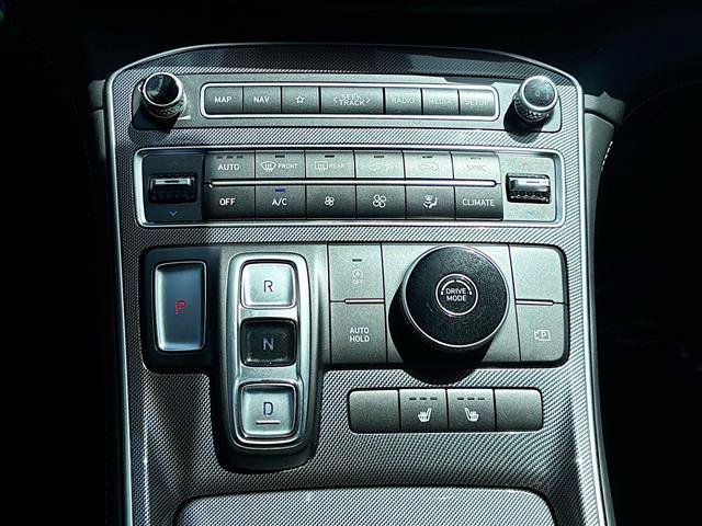 Used 2022 Hyundai Santa Fe SEL w/ Convenience + Premium Package FWD image 17