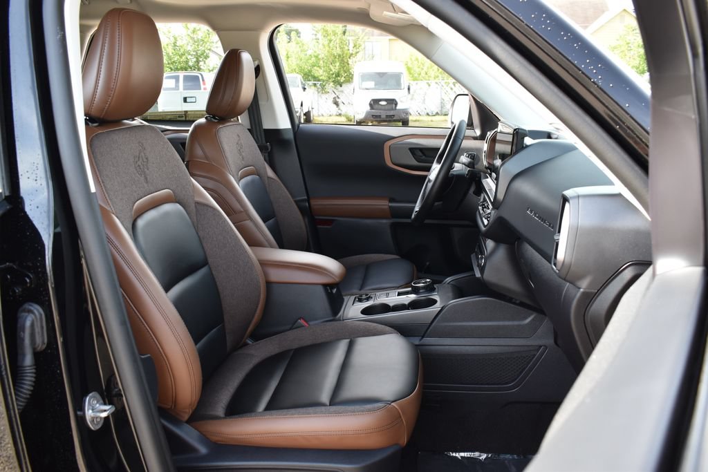 Certified 2025 Ford Bronco Sport Outer Banks w/ Outer Banks Tech Package+ AWD/4WD image 31