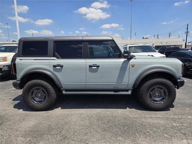 Certified 2023 Ford Bronco Badlands w/ Sasquatch Package AWD/4WD image 4