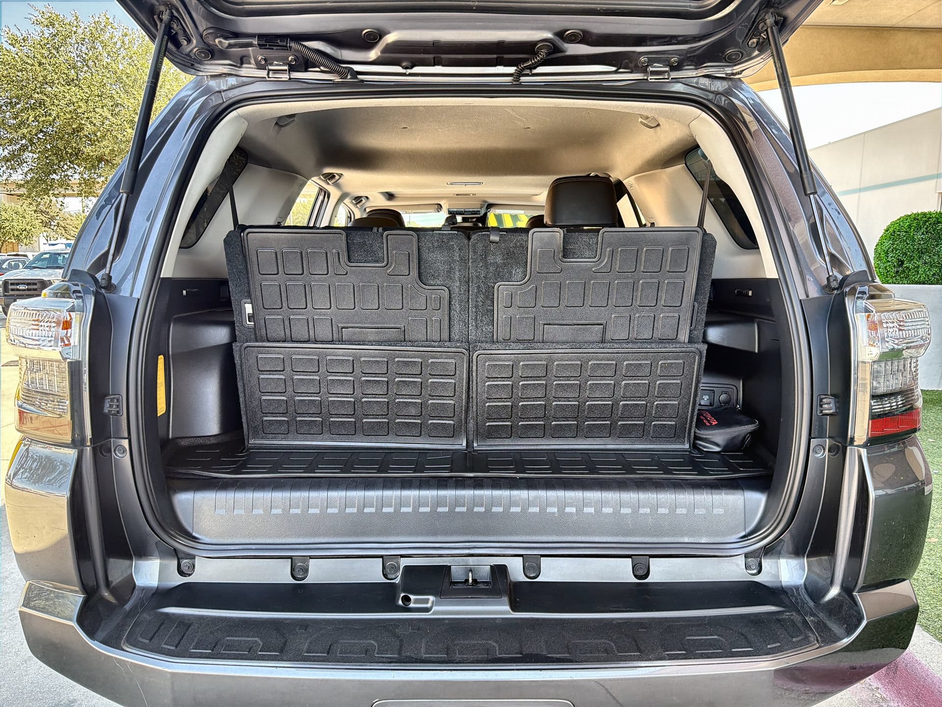 Used 2023 Toyota 4Runner SR5 Premium w/ Moonroof Package RWD image 25