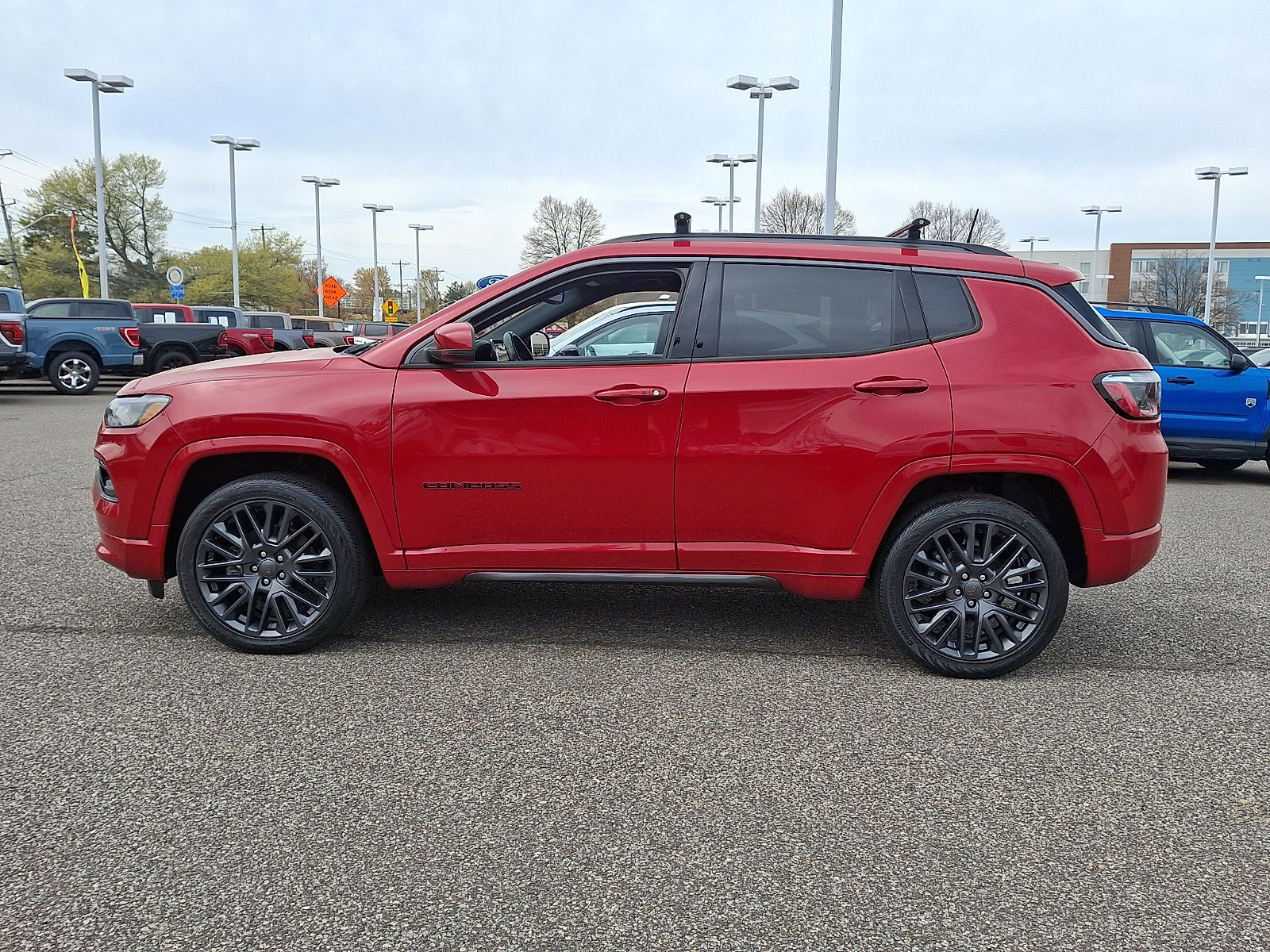 Used 2022 Jeep Compass Limited image 3