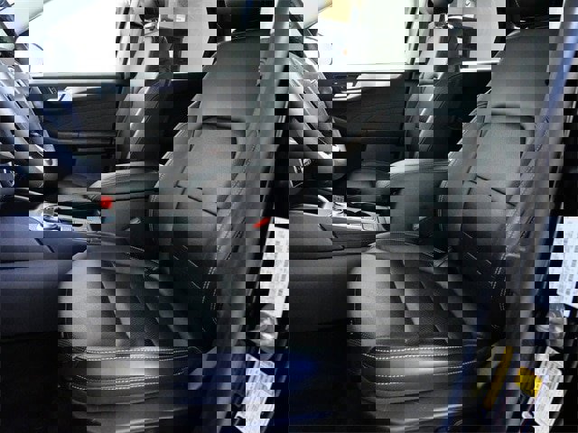 Certified 2022 Ford Escape Titanium w/ Class II Trailer Tow Package image 16