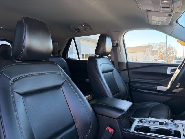 Certified 2022 Ford Explorer XLT w/ Equipment Group 202A image 43