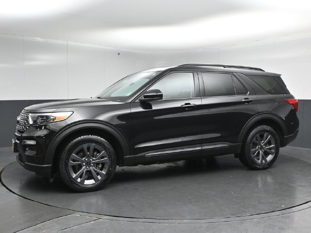 Certified 2024 Ford Explorer XLT w/ Equipment Group 202A AWD/4WD image 4
