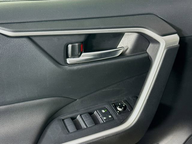 Used 2019 Toyota RAV4 XLE image 21