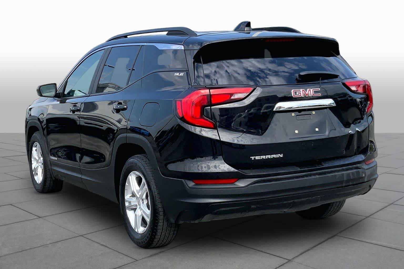 Used 2021 GMC Terrain SLE w/ Driver Convenience Package FWD image 12
