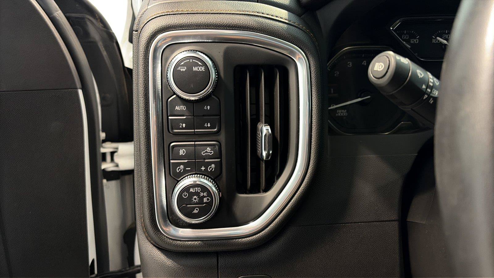 Used 2022 GMC Sierra 1500 AT4 w/ AT4 Premium Package AWD/4WD image 21