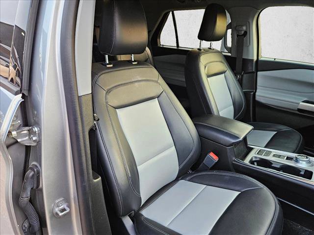 Certified 2023 Ford Explorer XLT w/ Equipment Group 202A RWD image 15