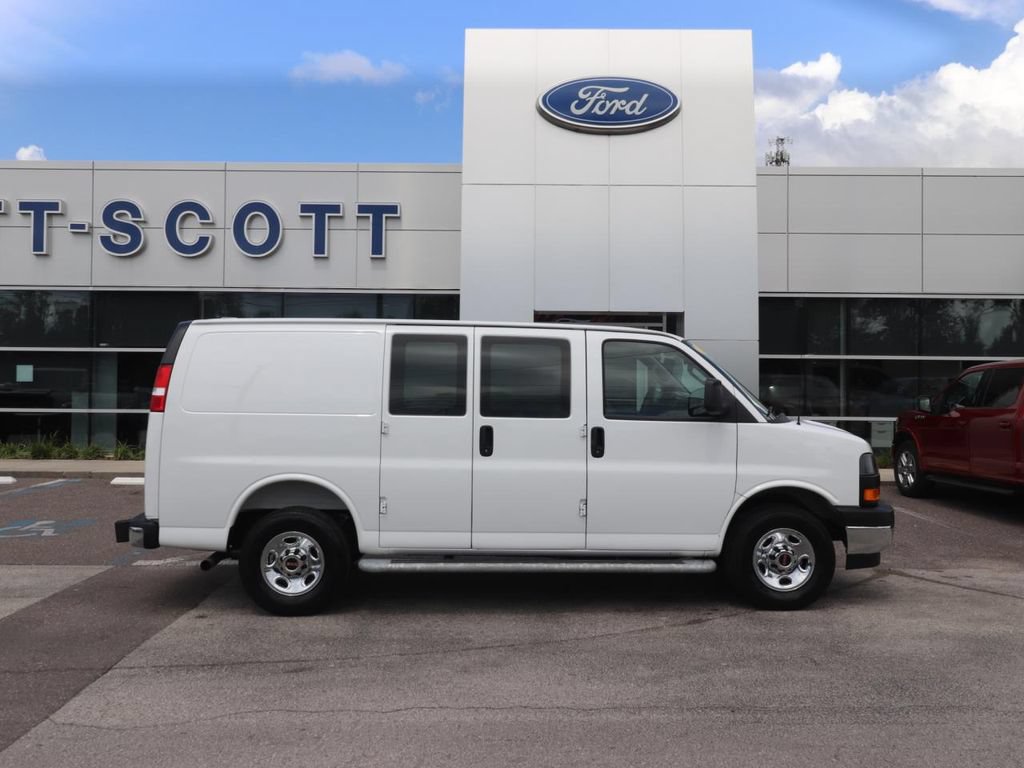 Used 2025 GMC Savana 2500 w/ Driver Convenience Package RWD image 17