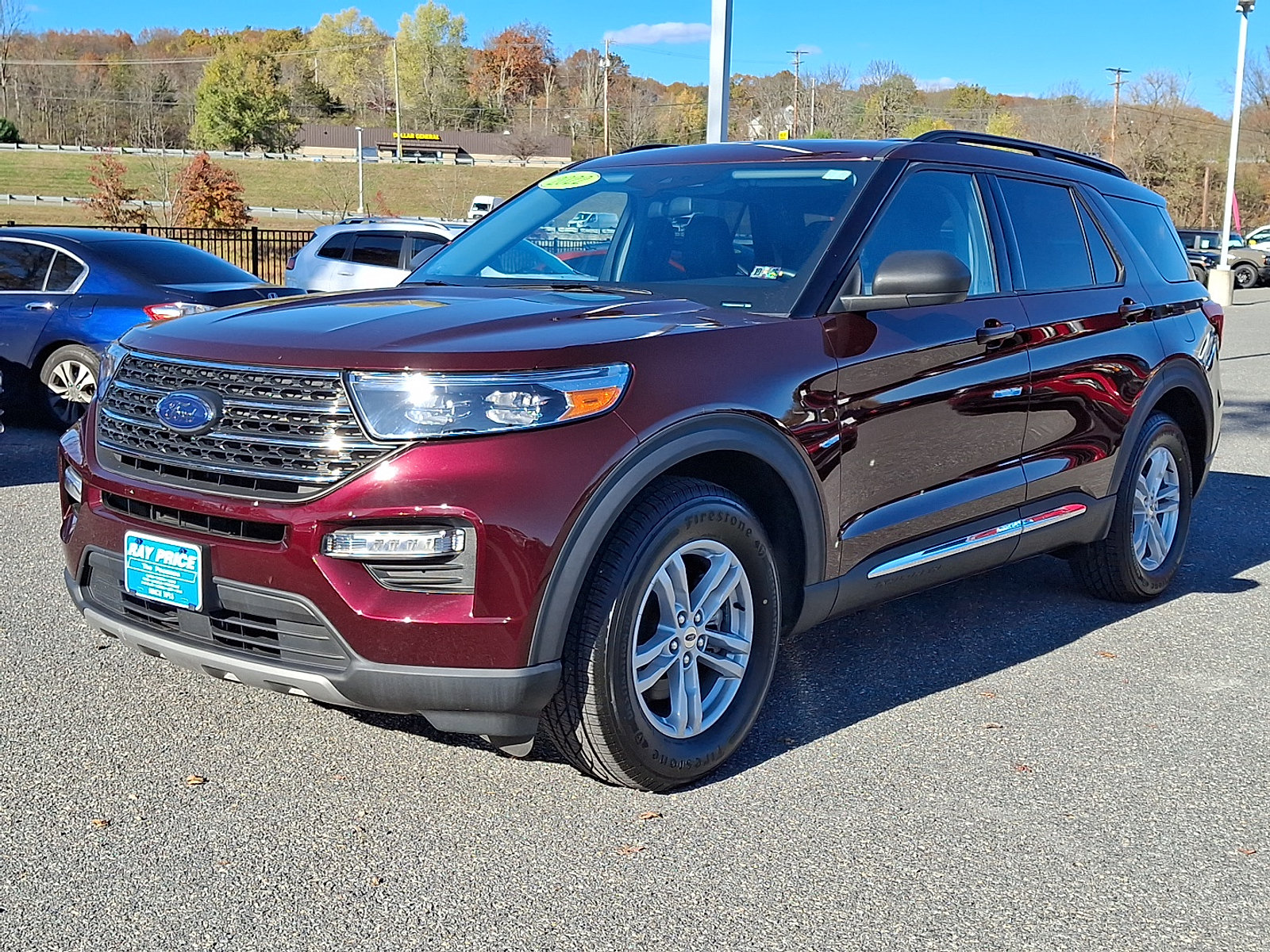 Certified 2022 Ford Explorer XLT w/ Equipment Group 202A AWD/4WD image 4