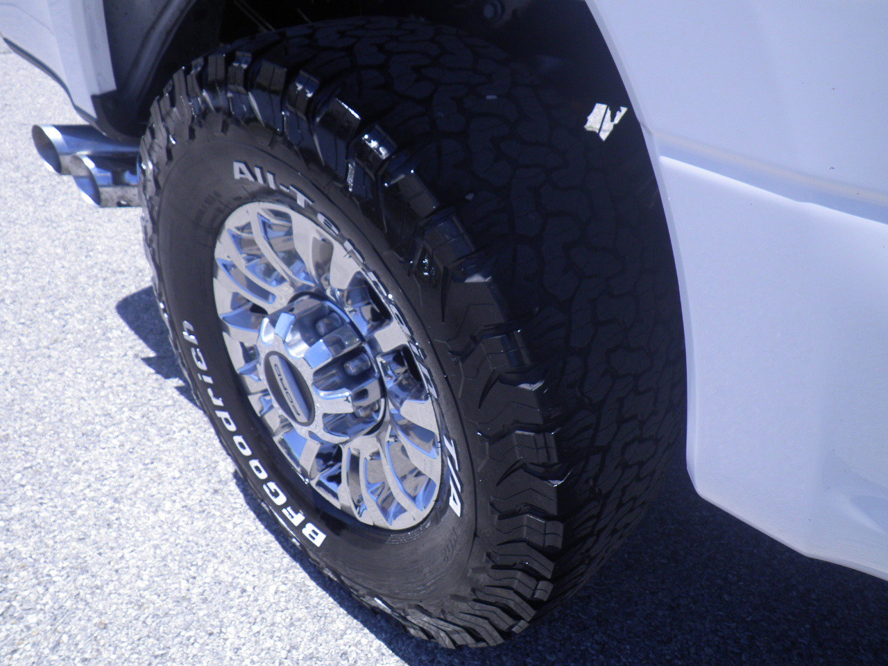 Certified 2022 Ford F350 XLT w/ XLT Premium Package AWD/4WD image 11
