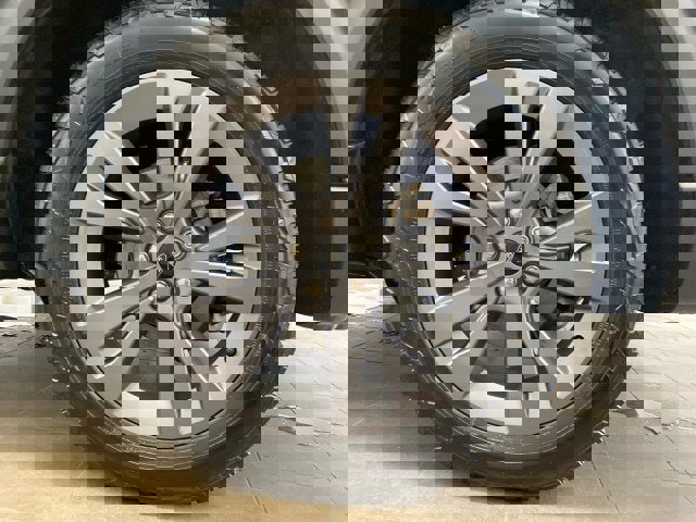 Certified 2022 Ford Explorer XLT w/ Equipment Group 202A image 27