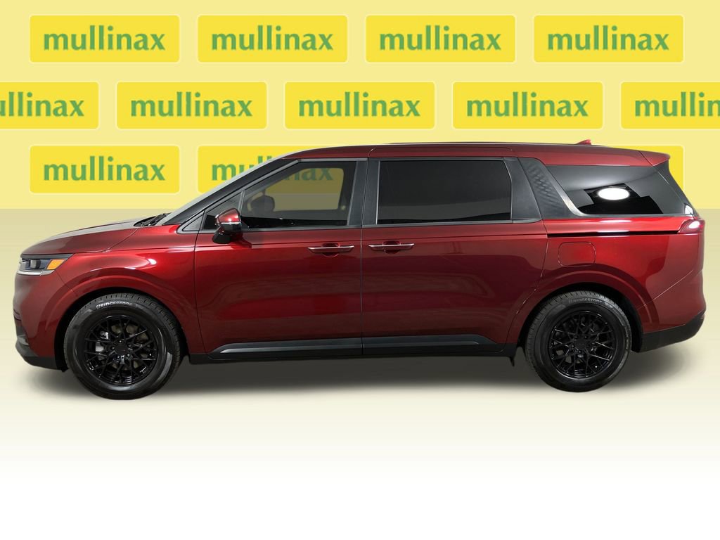 Used 2024 Kia Carnival LX image 12