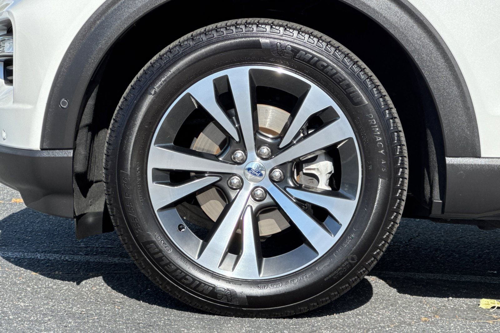 Certified 2020 Ford Explorer Platinum w/ Premium Technology Package AWD/4WD image 29