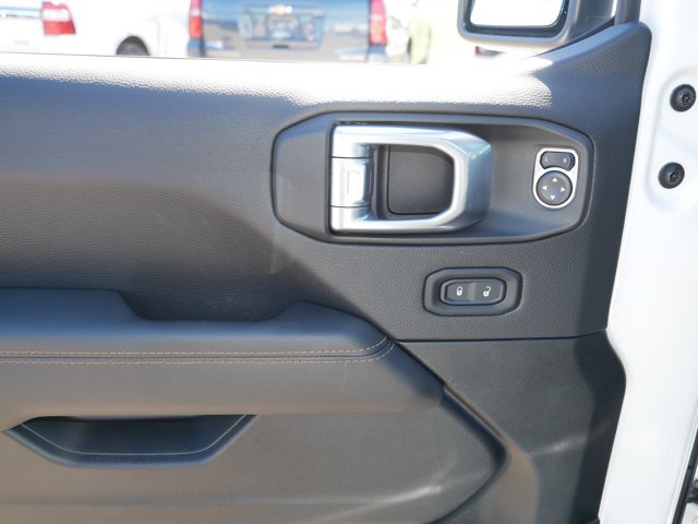 Used 2021 Jeep Wrangler Unlimited Sahara AWD/4WD image 16