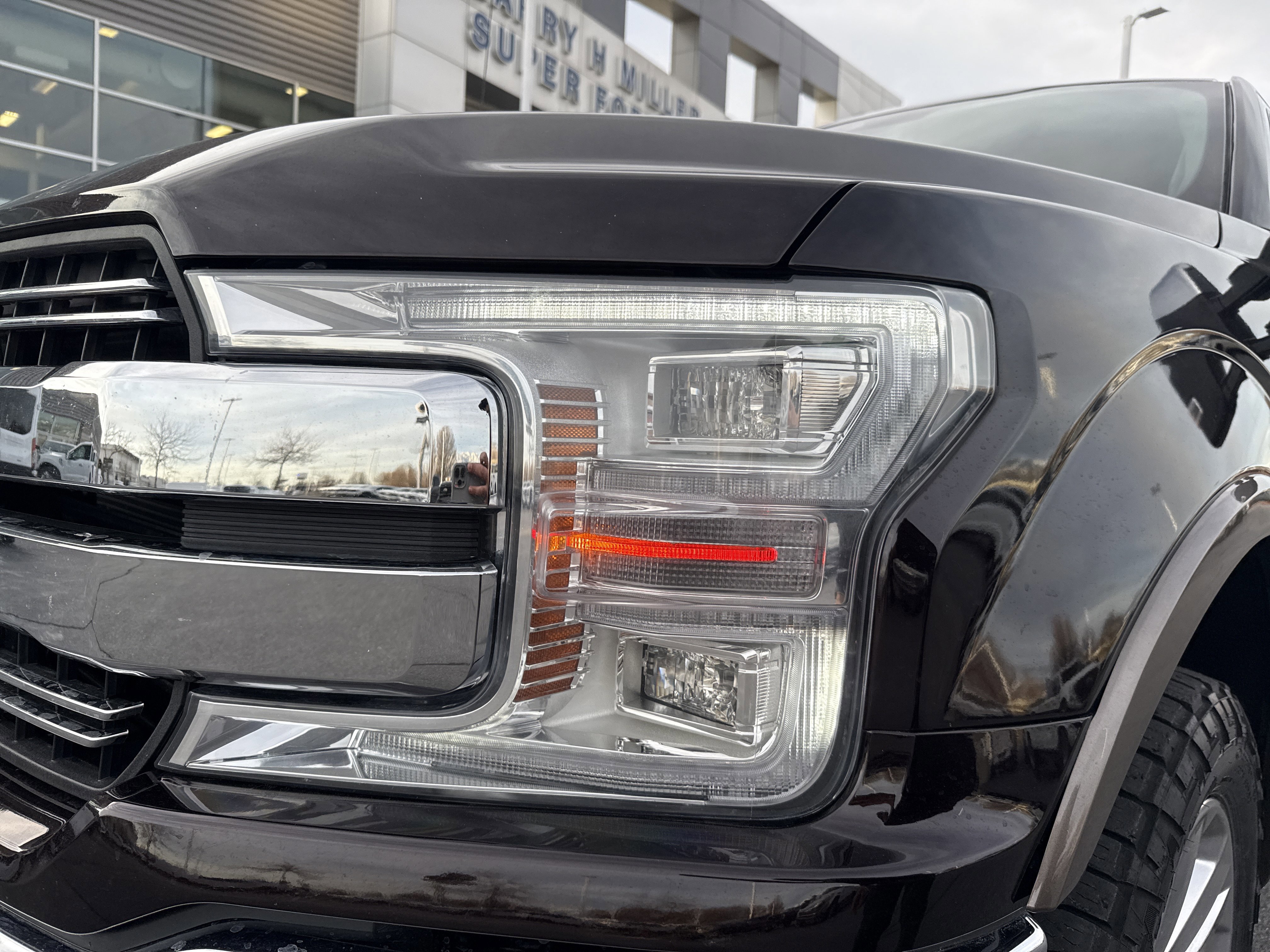 Certified 2019 Ford F150 Lariat w/ Equipment Group 502A Luxury image 11