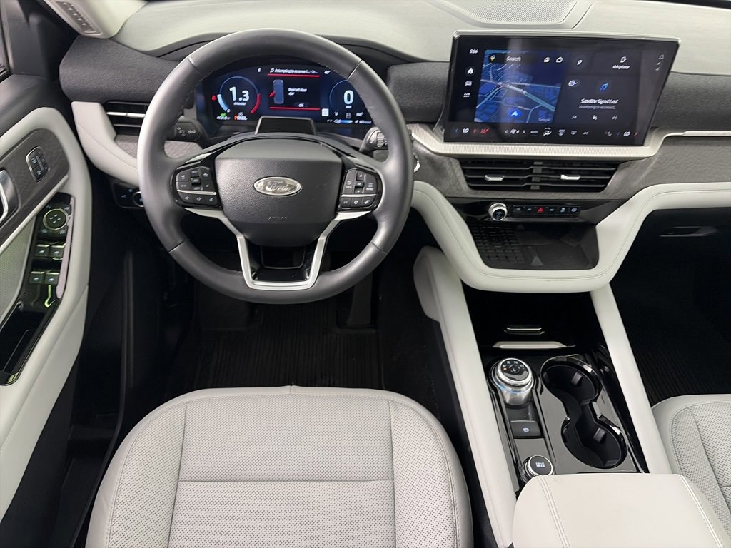 Certified 2025 Ford Explorer Platinum w/ LUX Leather Package image 14