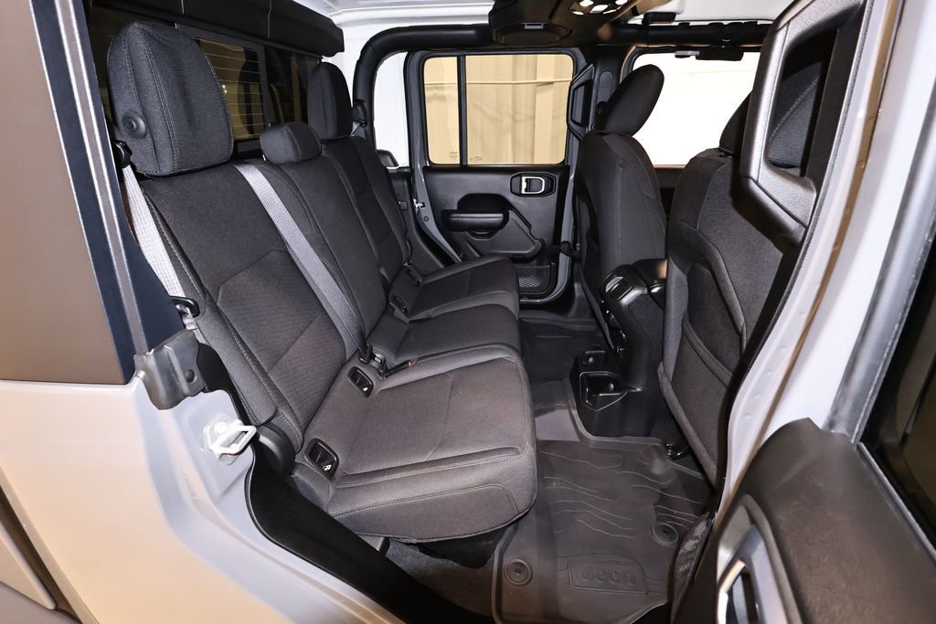 Used 2023 Jeep Gladiator Willys image 18