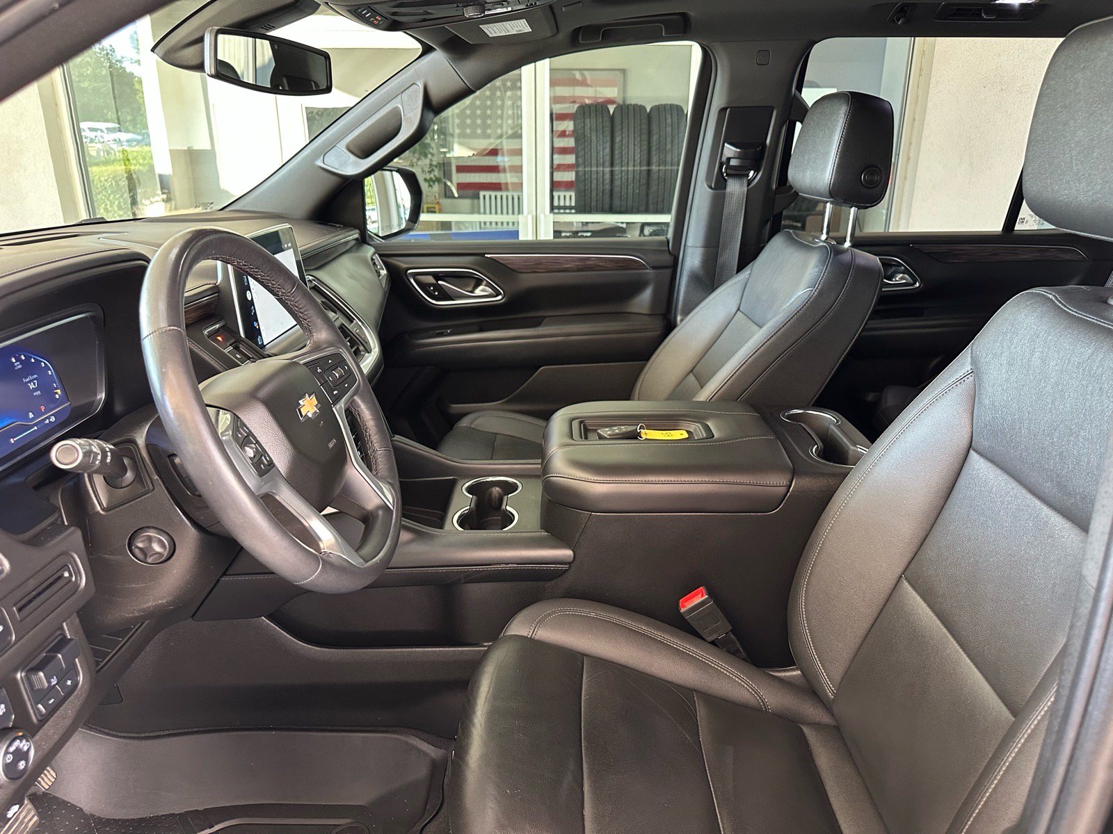 Used 2022 Chevrolet Tahoe LT w/ Luxury Package RWD image 16