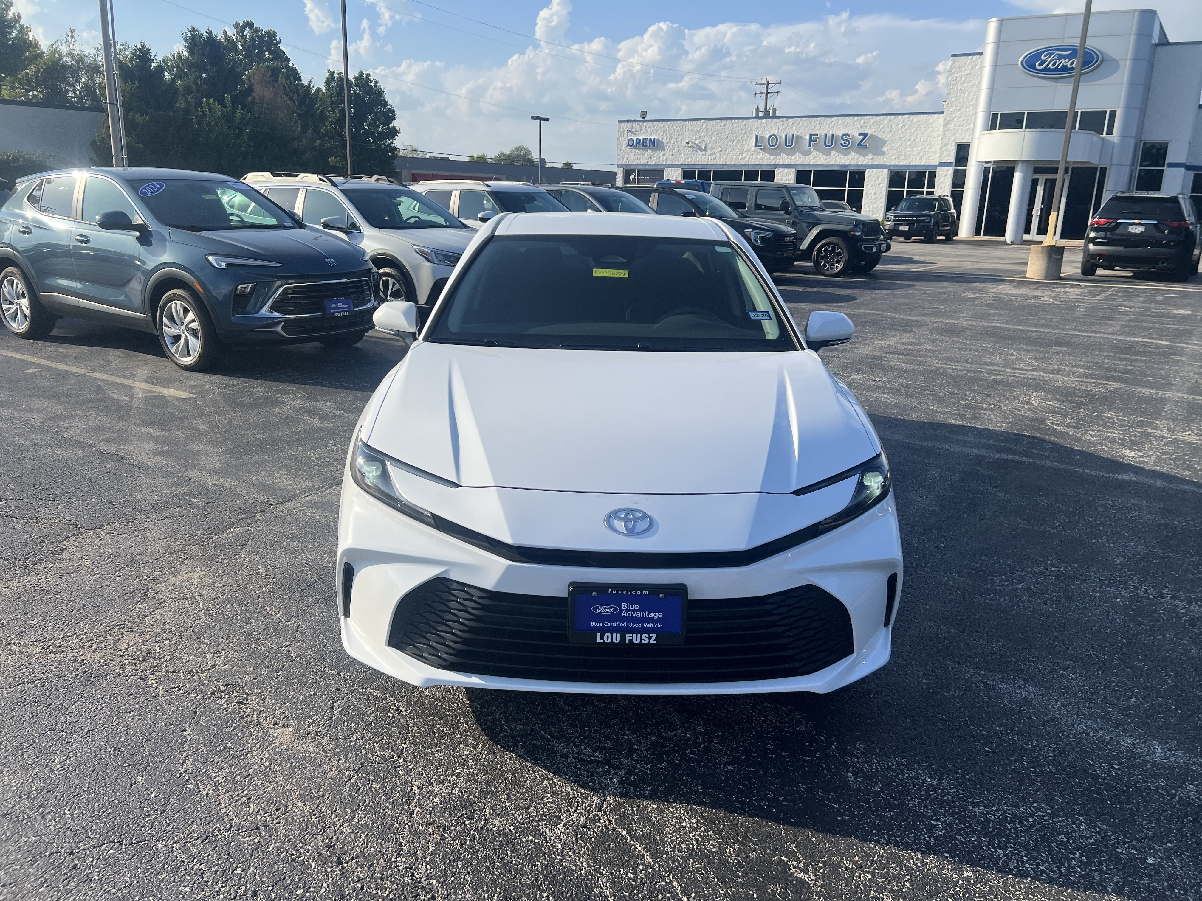 Used 2026 Toyota Camry LE w/ Convenience Package FWD image 3