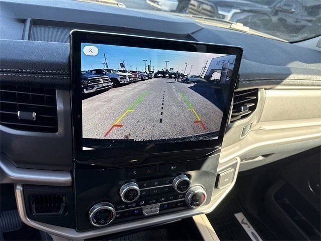 Certified 2024 Ford Expedition Max XLT image 9