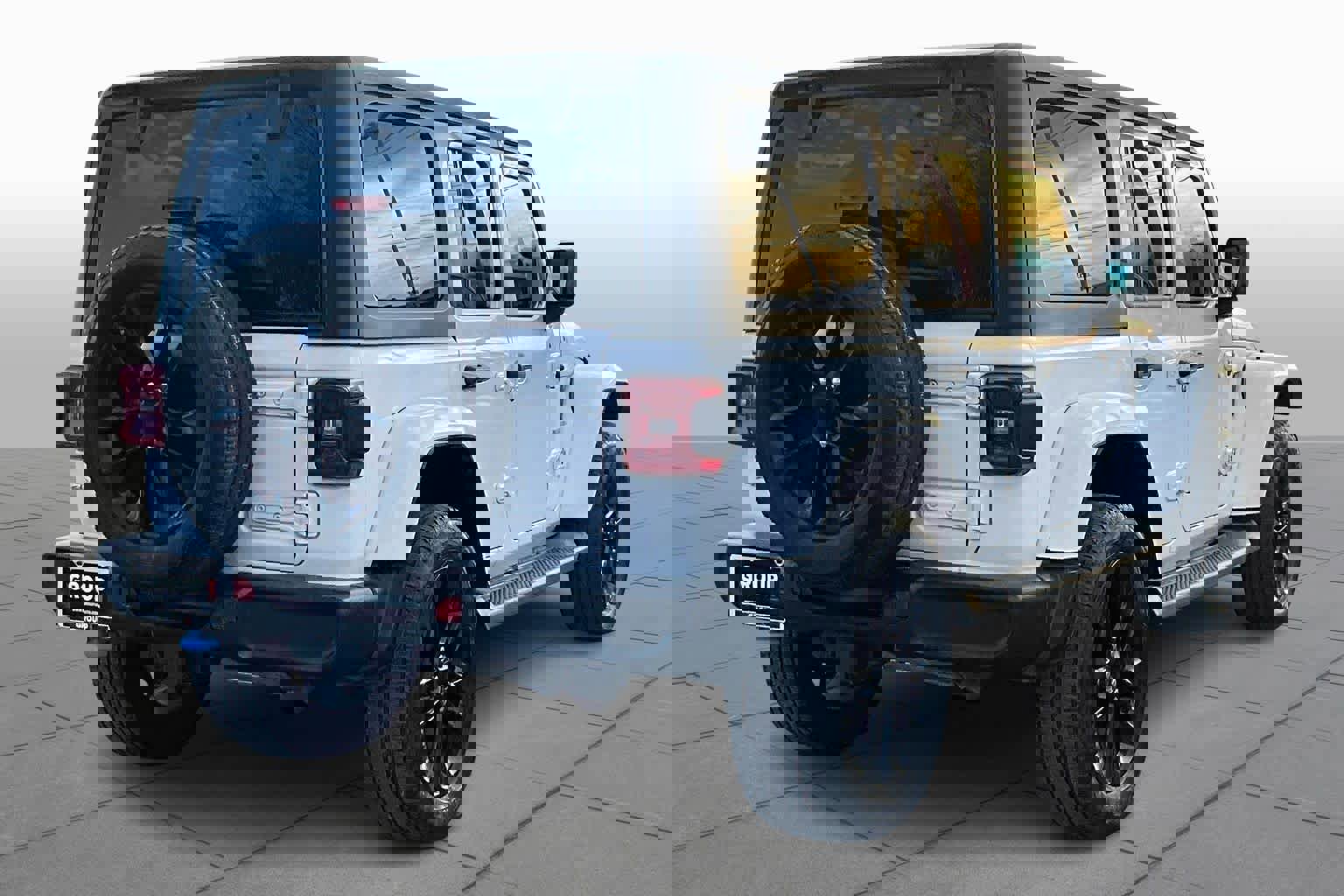 Used 2023 Jeep Wrangler Sahara w/ Cold Weather Group image 13