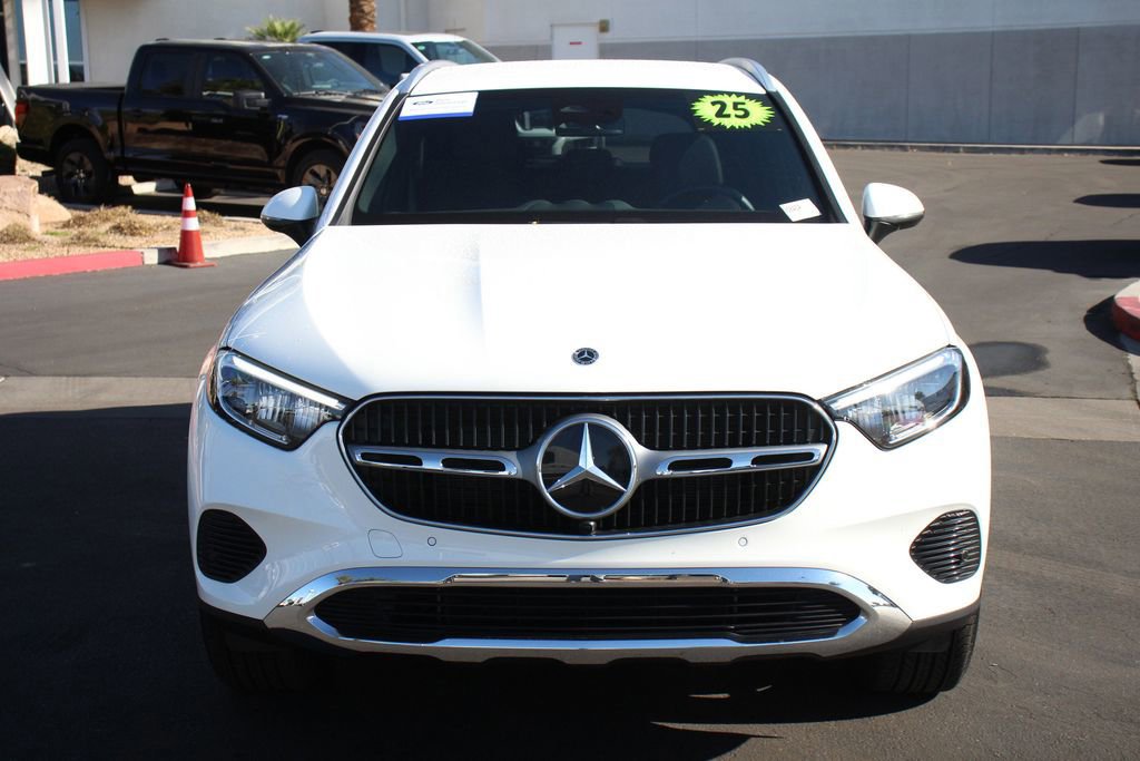 Used 2025 Mercedes-Benz GLC 300 4MATIC image 11