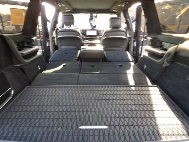 Used 2023 Jeep Grand Wagoneer Series III image 31